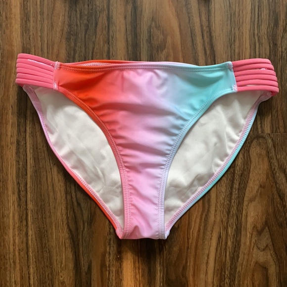 Volcom Fun Dip Crop Bikini - Picture 10 of 16